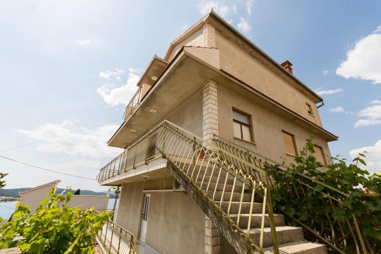 Apartmani Mila A1 & A2 & 3 Trogir Dış mekan fotoğraf